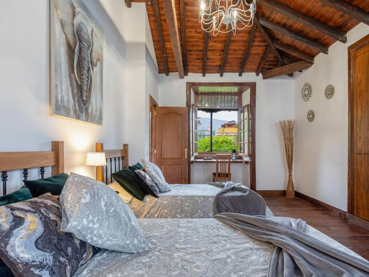 Chalet Villa Torrita By Interhome Ля Оротава